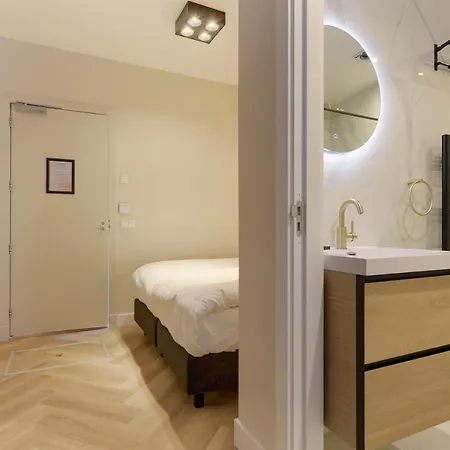 Novallure Short Hotel *