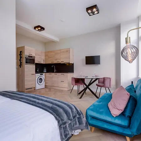 Novallure Short Hotel *