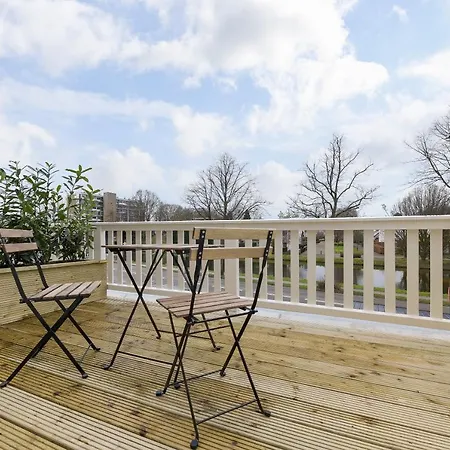 Novallure Short * Leidschendam