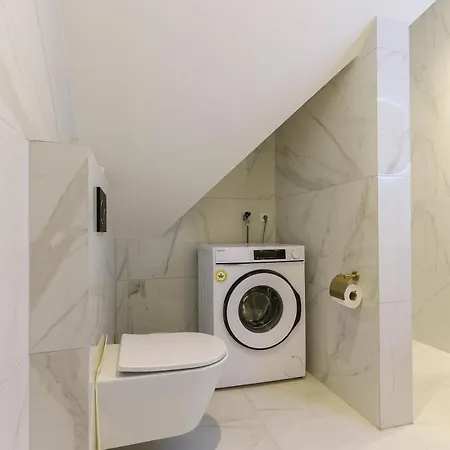 Novallure Short Leidschendam