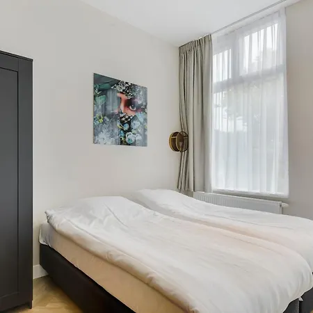 Novallure Short Leidschendam