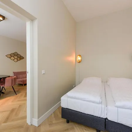 Novallure Short Hotel Leidschendam