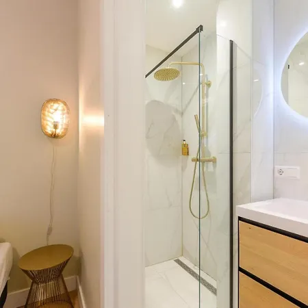 Novallure Short Hotel