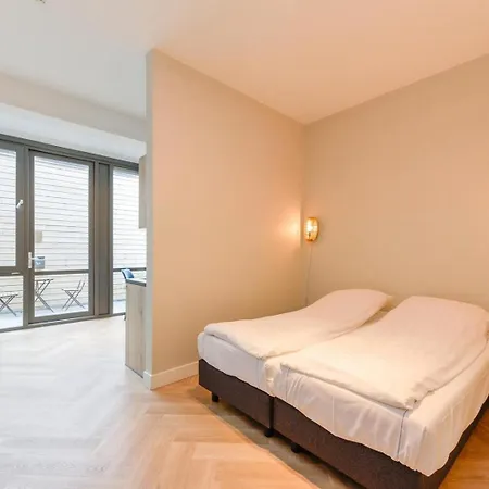 Novallure Short Hotel Leidschendam