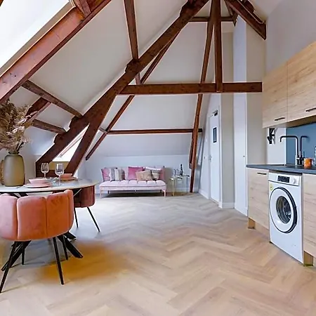 Novallure Short 3* Leidschendam