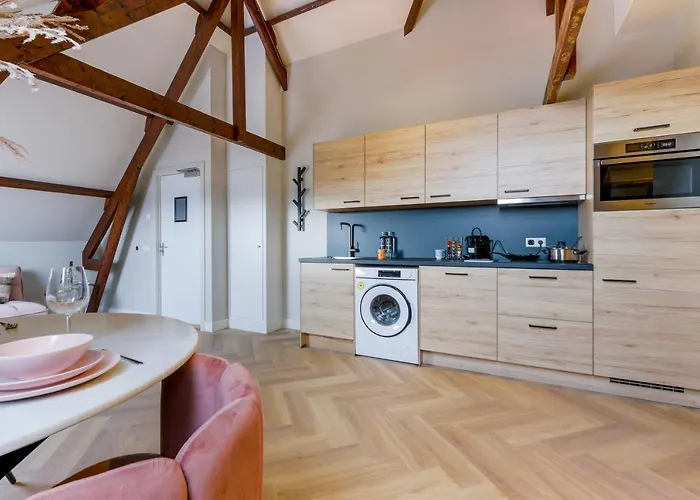 Novallure Short 3* Leidschendam