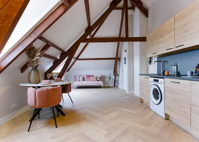 Novallure Short Hotel