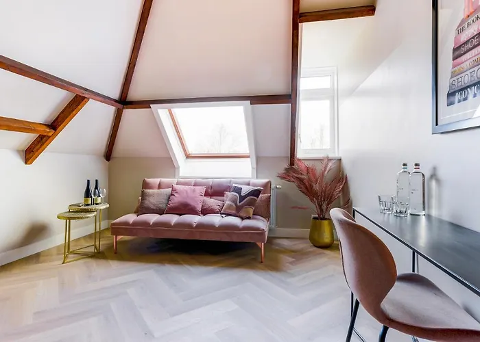 Novallure Short Hotel