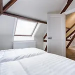 Novallure Short Hotel