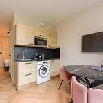 Novallure Short 3* Leidschendam