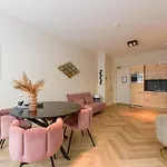 Novallure Short Hotel