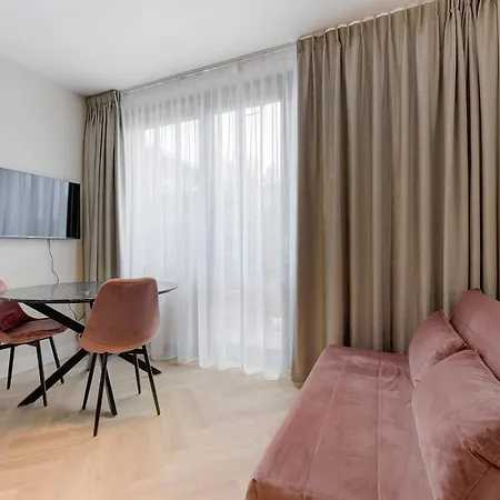 Novallure Short Hotel *